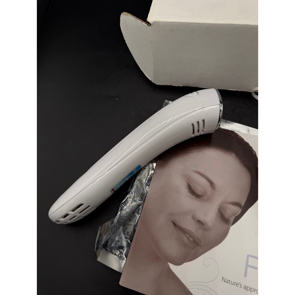 ๐ง FREO Cold Therapy Facial Skin Care System Boxed Beauty Device Spa Tool Kit - Picture 2 of 4